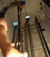 電梯更換鋼絲繩，手拉葫蘆意義重大