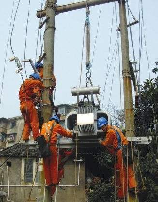 韶關市變壓器更換使用手拉葫蘆吊運